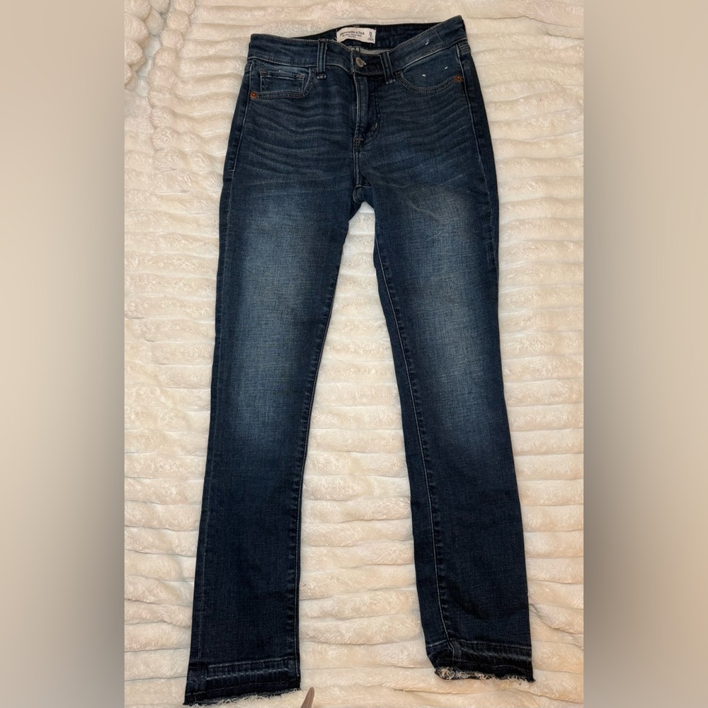 Abercrombie & Fitch Dark Blue Super Skinny Ankle Jeans - Size 25